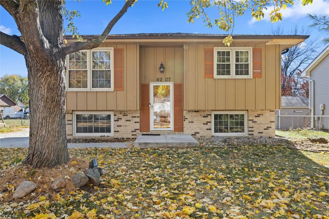 4207 Hull Avenue, Des Moines, IA 50317