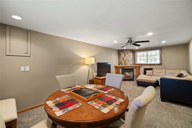 4207 Hull Avenue, Des Moines, IA 50317