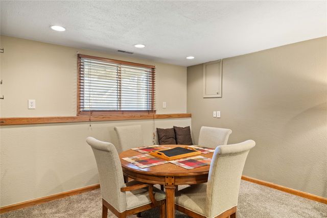 4207 Hull Avenue, Des Moines, IA 50317