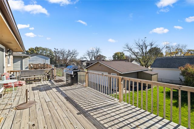 4207 Hull Avenue, Des Moines, IA 50317