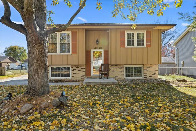 4207 Hull Avenue, Des Moines, IA 50317