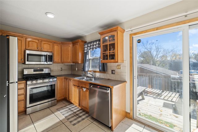 4207 Hull Avenue, Des Moines, IA 50317