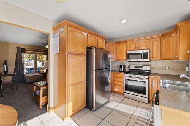 4207 Hull Avenue, Des Moines, IA 50317