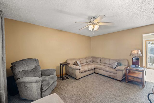 4207 Hull Avenue, Des Moines, IA 50317