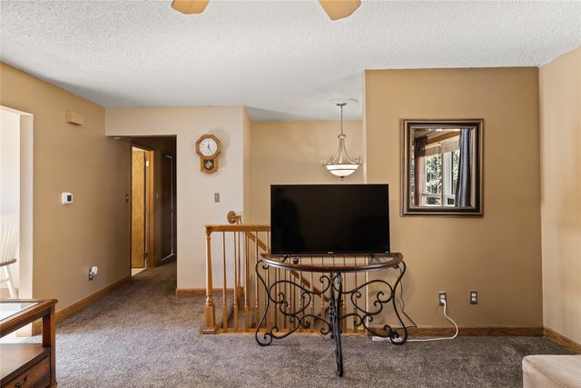 4207 Hull Avenue, Des Moines, IA 50317