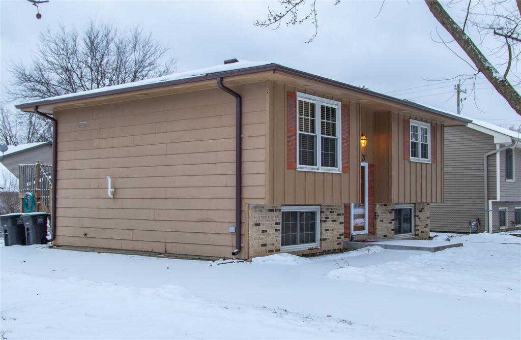 4207 Hull Avenue, Des Moines, IA 50317