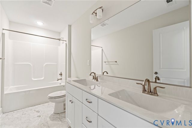 2070 Arminta Ln, Lanexa, VA 23089