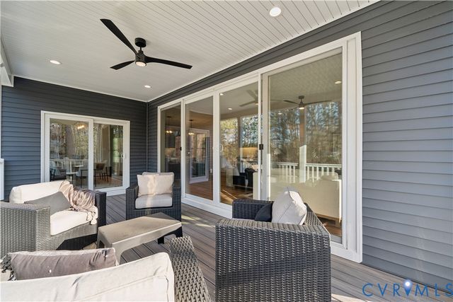 2070 Arminta Ln, Lanexa, VA 23089