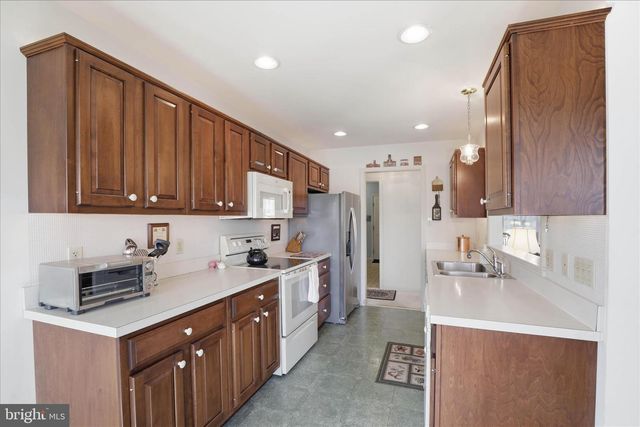3640 FALCON CT, Mountville, PA 17554