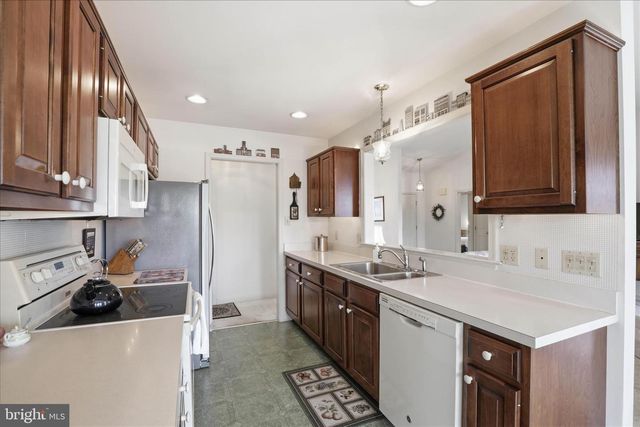 3640 FALCON CT, Mountville, PA 17554