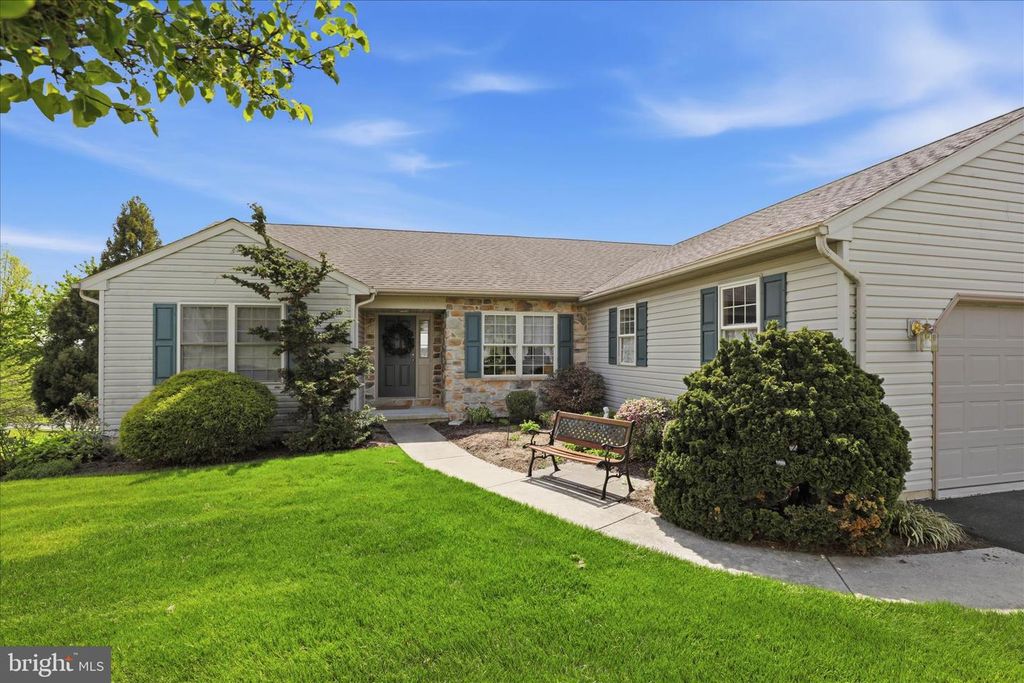 3640 FALCON CT, Mountville, PA 17554