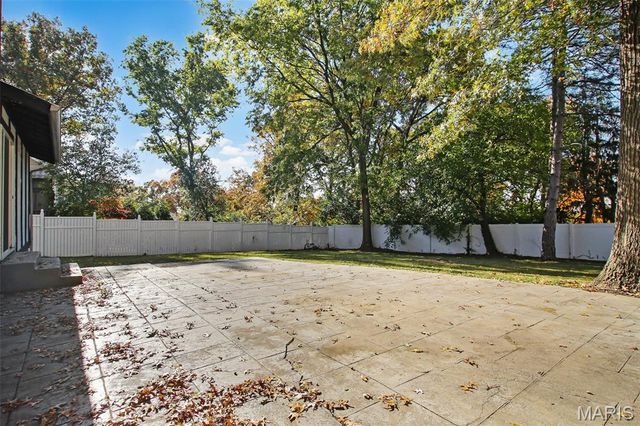 655 Henry, Manchester, MO 63011