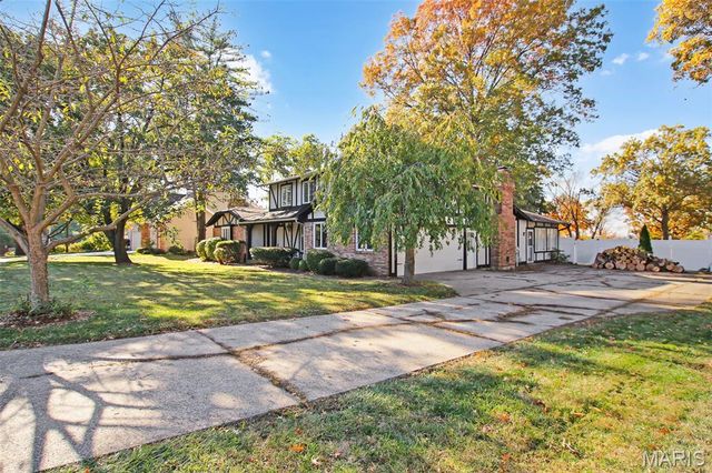 655 Henry, Manchester, MO 63011