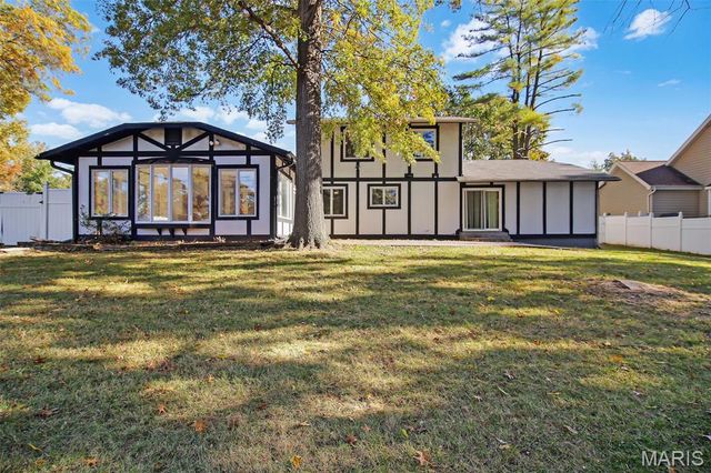 655 Henry, Manchester, MO 63011