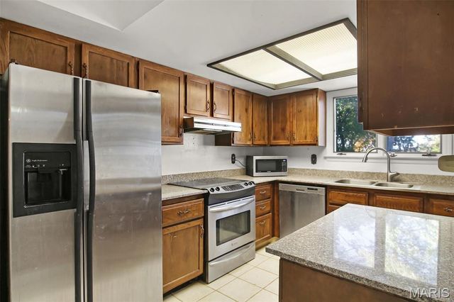 655 Henry, Manchester, MO 63011