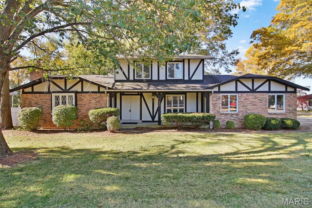 655 Henry, Manchester, MO 63011