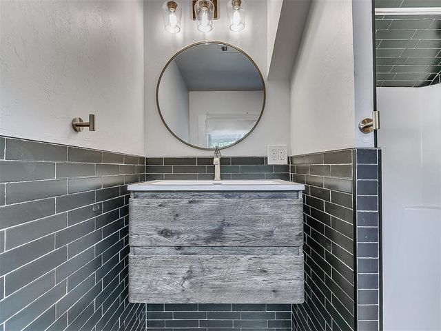 1130 NW 53 Street, Oklahoma City, OK 73118