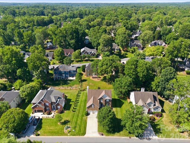 9004 Scottsboro Drive, Huntersville, NC 28078