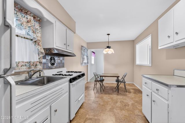 34 Sanford Road, Brick, NJ 08724