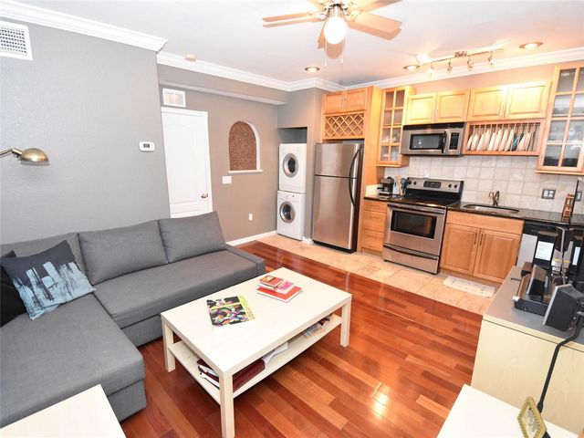 201 6TH STREET S 203, St Petersburg, FL 33701