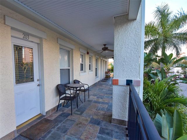 201 6TH STREET S 203, St Petersburg, FL 33701