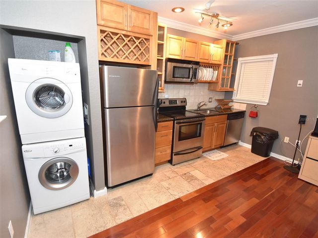201 6TH STREET S 203, St Petersburg, FL 33701