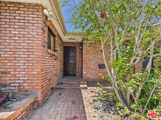 7449 Kentwood Avenue, Los Angeles, CA 90045