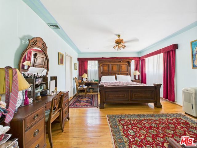 7449 Kentwood Avenue, Los Angeles, CA 90045