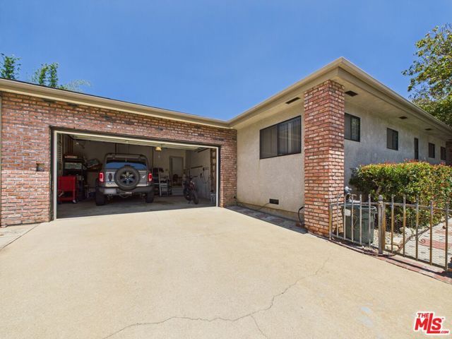 7449 Kentwood Avenue, Los Angeles, CA 90045