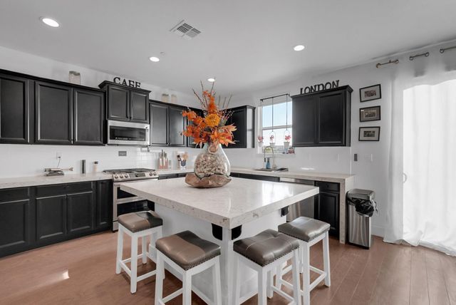1655 Cady Ln, Ripon, CA 95366