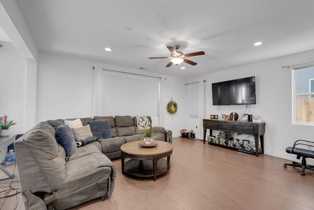 1655 Cady Ln, Ripon, CA 95366