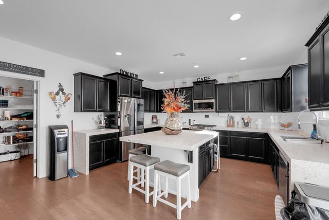 1655 Cady Ln, Ripon, CA 95366