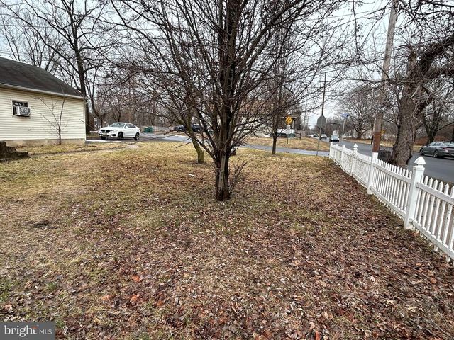 4931 BEAVER DAM RD, Bristol, PA 19007