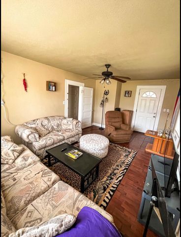 402 S Reagan Street, Hamilton, TX 76531