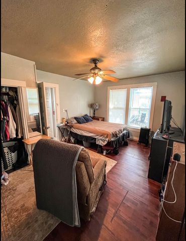 402 S Reagan Street, Hamilton, TX 76531