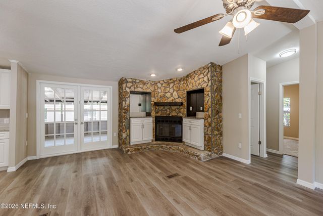 7942 MULHALL Drive, Jacksonville, FL 32216