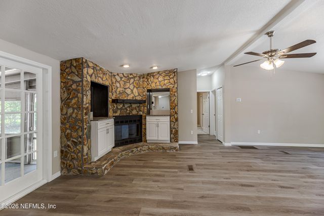 7942 MULHALL Drive, Jacksonville, FL 32216