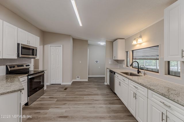 7942 MULHALL Drive, Jacksonville, FL 32216