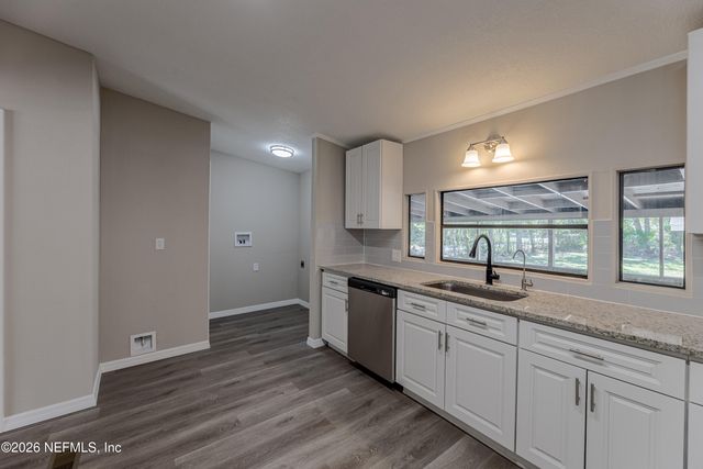 7942 MULHALL Drive, Jacksonville, FL 32216