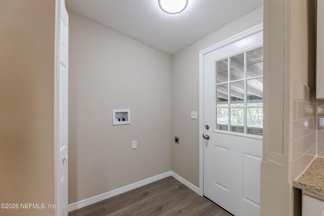 7942 MULHALL Drive, Jacksonville, FL 32216