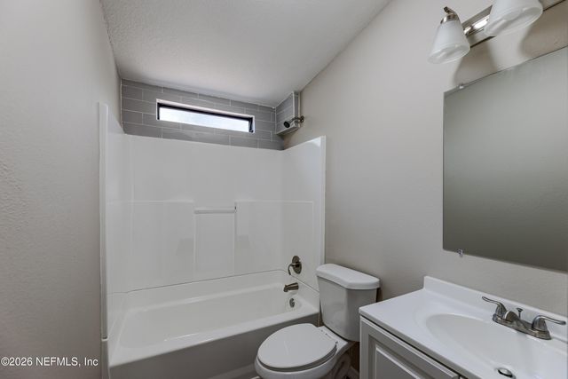 7942 MULHALL Drive, Jacksonville, FL 32216