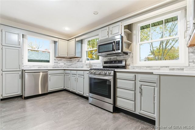 626 Maple Lane, New Albany, IN 47150