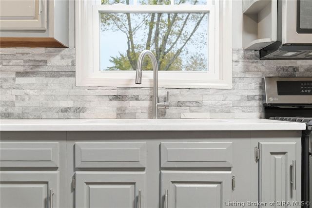 626 Maple Lane, New Albany, IN 47150