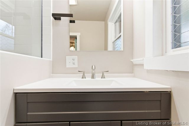 626 Maple Lane, New Albany, IN 47150