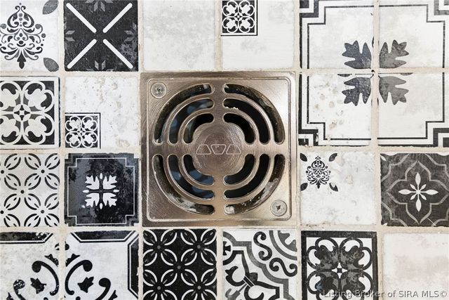 626 Maple Lane, New Albany, IN 47150