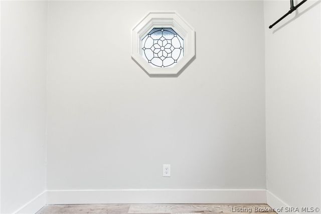 626 Maple Lane, New Albany, IN 47150