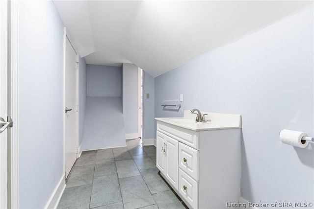 626 Maple Lane, New Albany, IN 47150