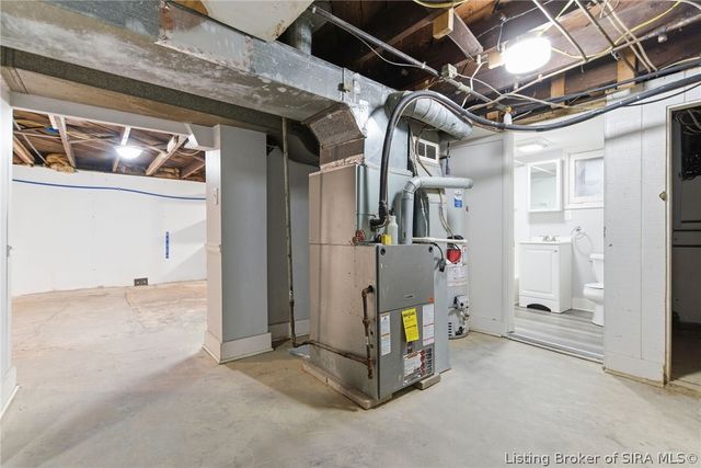 626 Maple Lane, New Albany, IN 47150