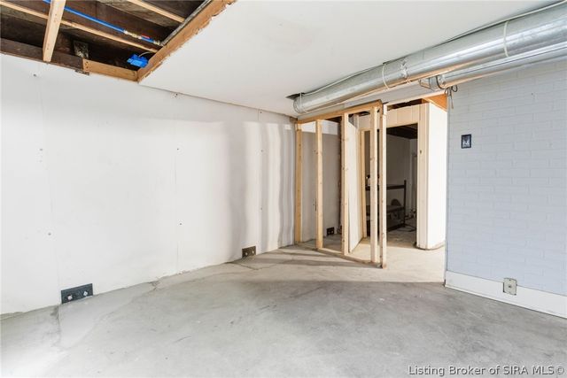 626 Maple Lane, New Albany, IN 47150