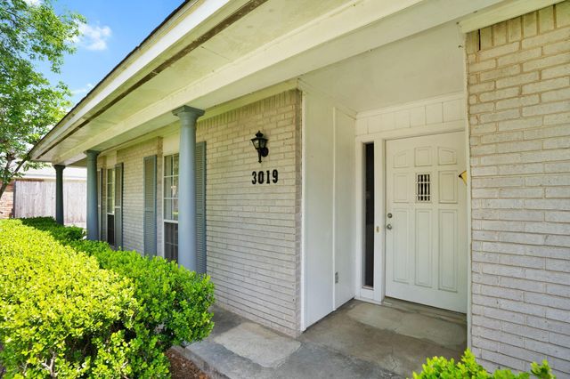3019 Rockarbor Drive, Houston, TX 77063